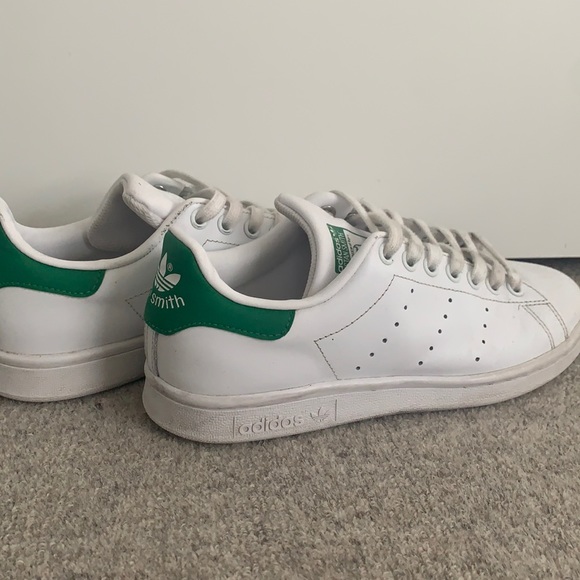 Stan smith shoes (very lightly worn) - Picture 1 of 3